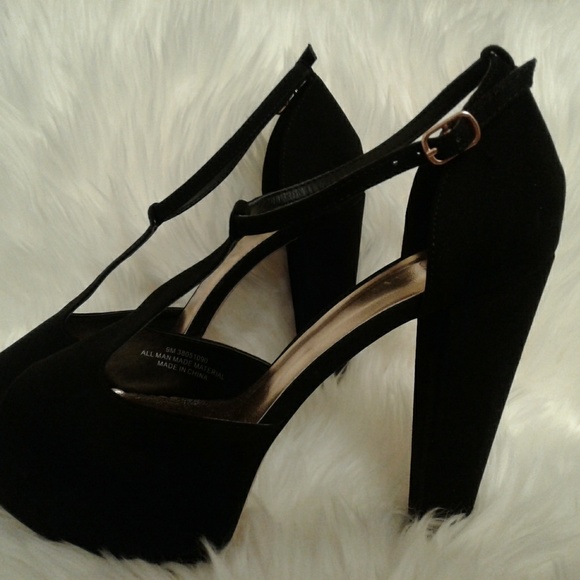 Black Peep Toe Platform Heels - Picture 4 of 4